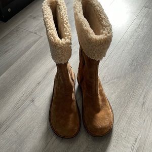 UGG side zip winter boots size 7